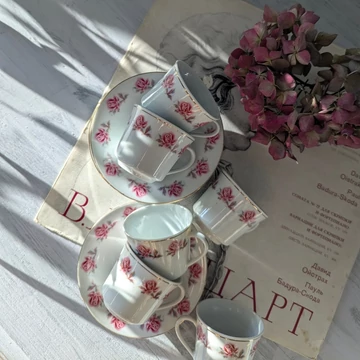 Rózsás porcelán kávéskészlet