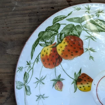 Szamóca mintás antik porcelán fedő