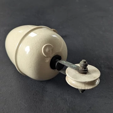 Vintage fehér porcelán ellensúly csigás mennyezeti lámpához