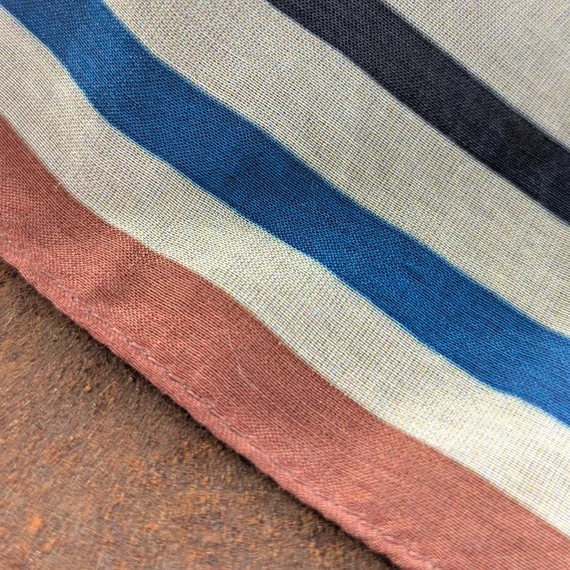 Vásárhelyi kerámia virágai kendő – MIÉRT NOVEMBEr? kollekció