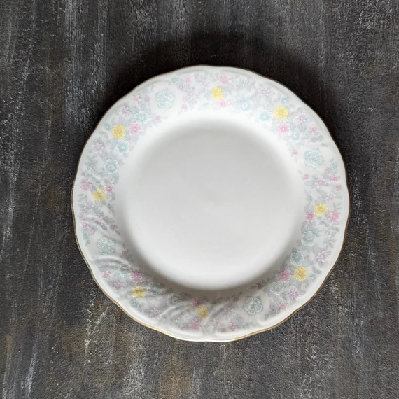 24 darabos porcelán étkészlet 
