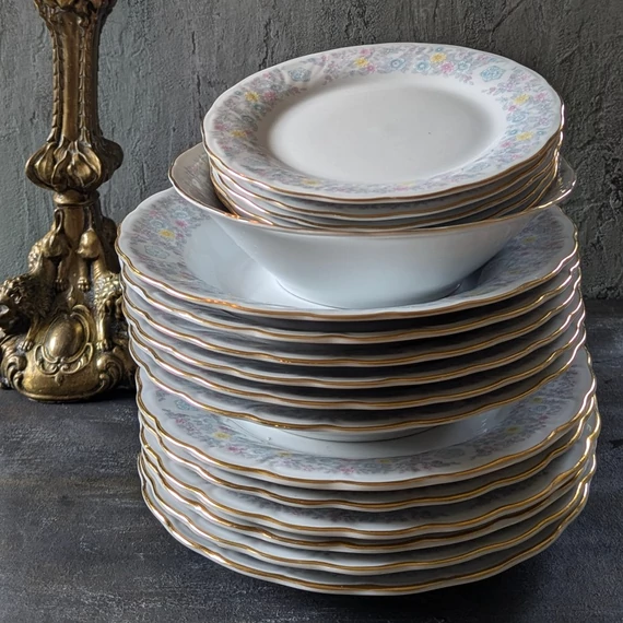 24 darabos porcelán étkészlet 