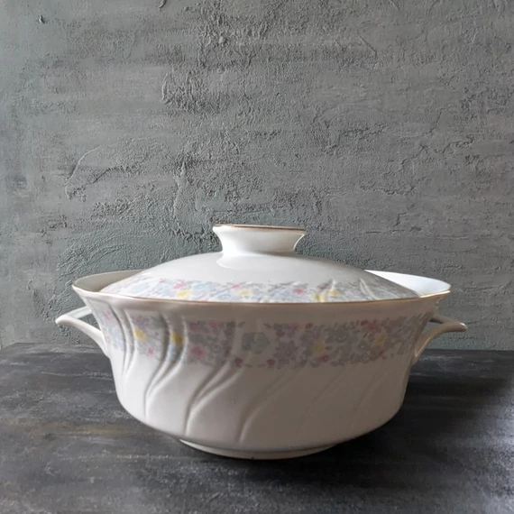 24 darabos porcelán étkészlet 