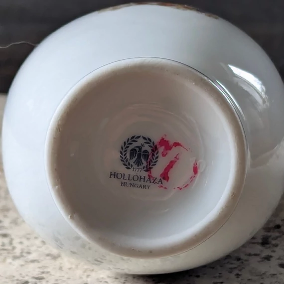 Paradicsommadárral díszített hollóházi porcelán váza