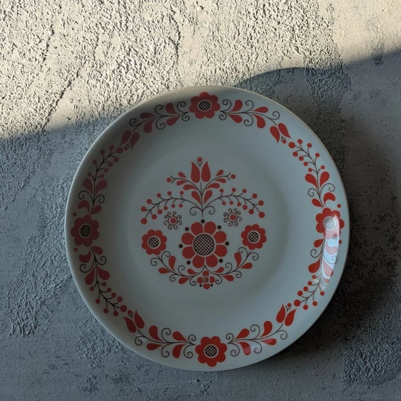 Alföldi Porcelán tányér piros népi mintával
