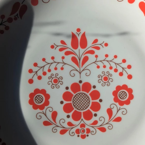 Alföldi Porcelán tányér piros népi mintával