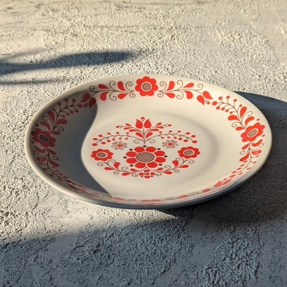 Alföldi Porcelán tányér piros népi mintával