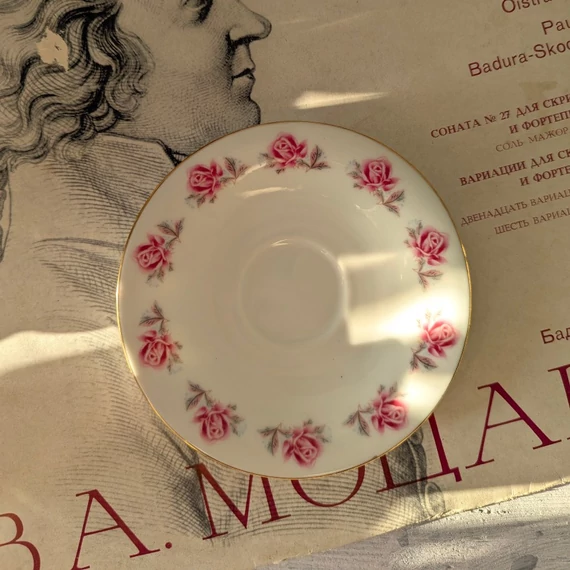 Porcelán kávéskészlet rózsa díszítéssel