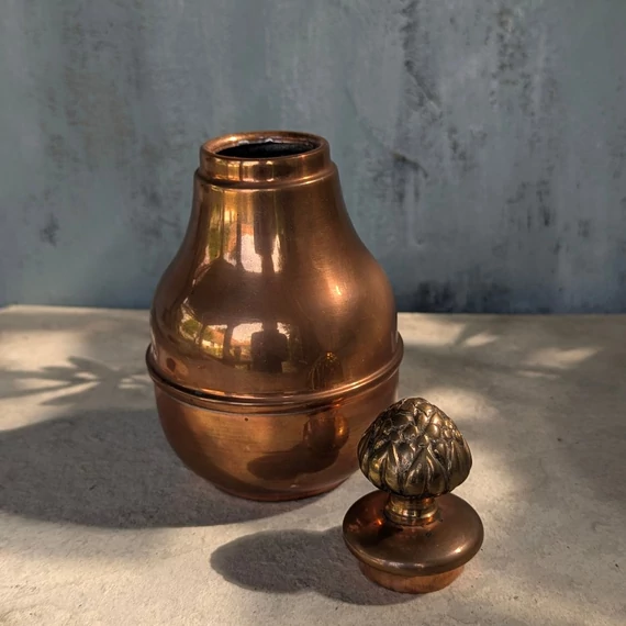 Tároló edény articsókás tetővel