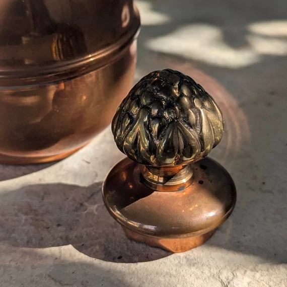 Tároló edény articsókás tetővel