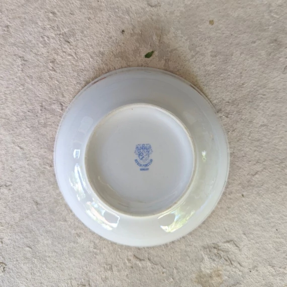 Alföldi Porcelán jelzésű kis tálka meggy vagy cseresznye mintával