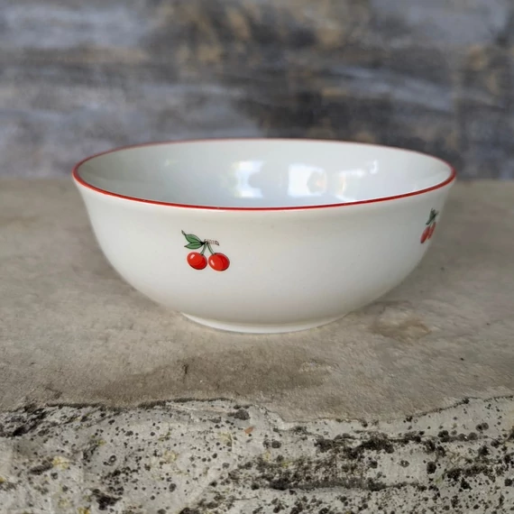 Alföldi Porcelán jelzésű kis tálka meggy vagy cseresznye mintával