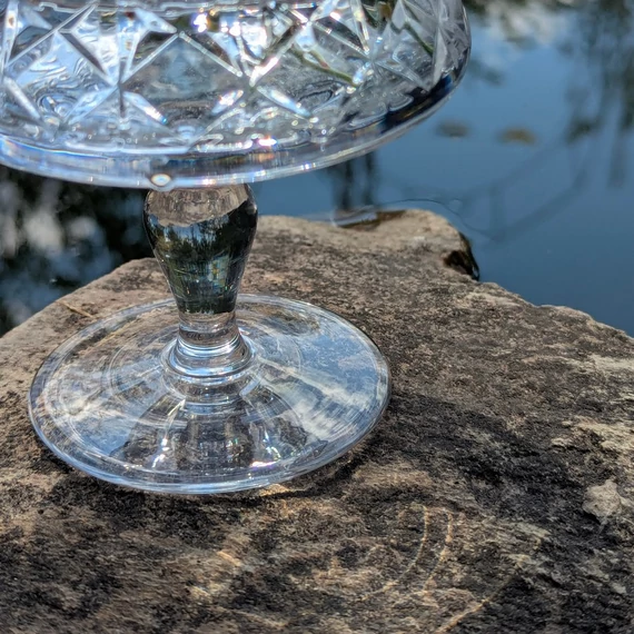 Nagy méretű pohár brandy-nek vagy gyümölcsöknek