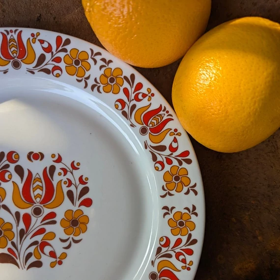 Alföldi Porcelán népi motívumos tányér