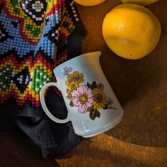 Alföldi Porcelán virágos tejkiöntő