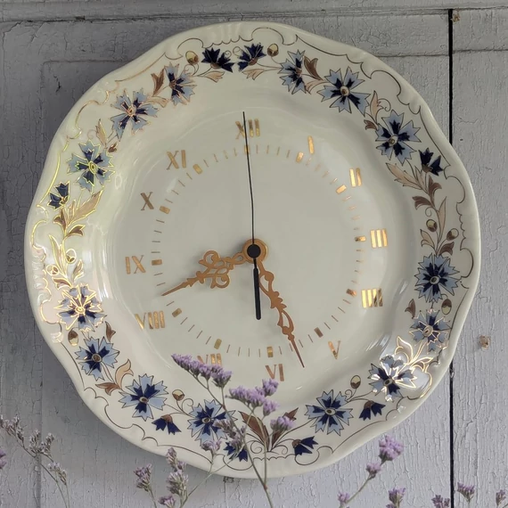 Zsolnay porcelán falióra búzavirág mintával