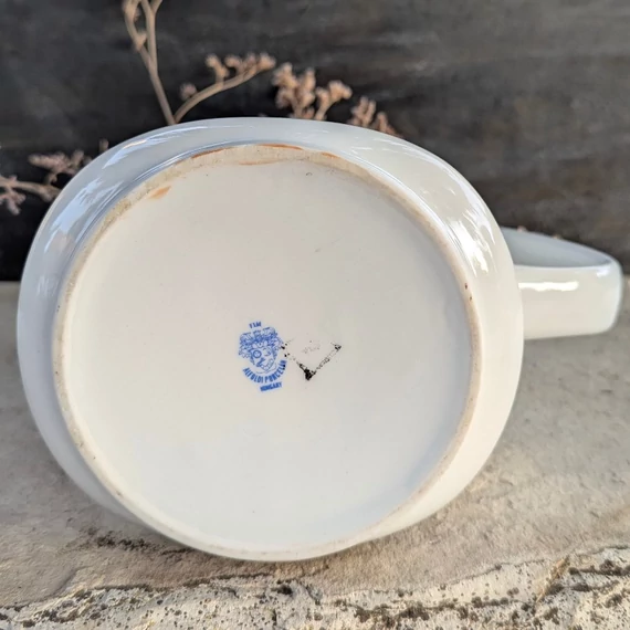 Alföldi Porcelán virág mintás kancsó