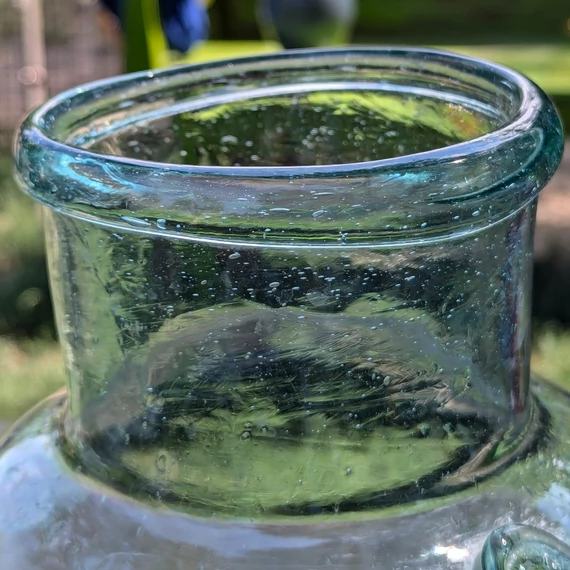6 l-es hutaüveg pecséttel (1900-as évekből)