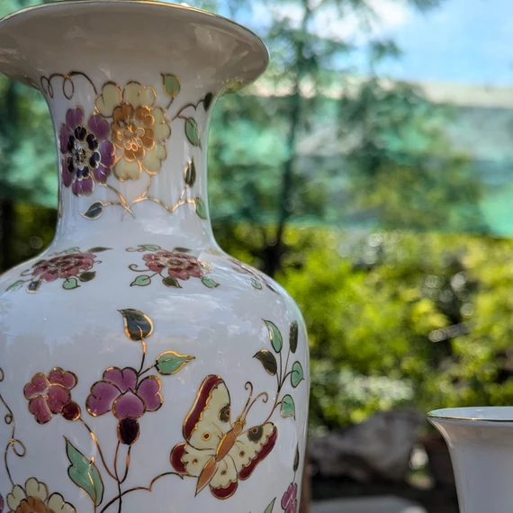 Pillangó mintás Zsolnay porcelán váza