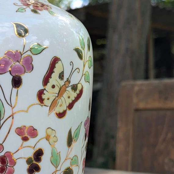 Pillangó mintás Zsolnay porcelán váza