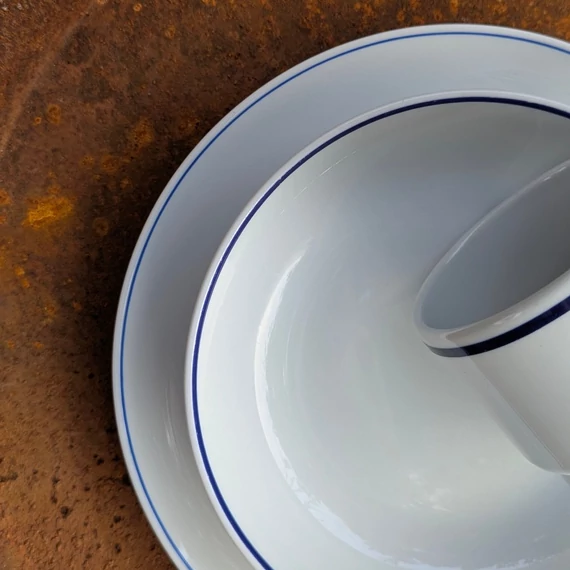 Tables & Couleurs kék csíkos porcelán lapostányér