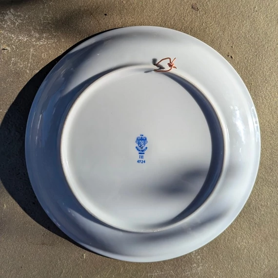 Alföldi Porcelán piros dekoros tányér