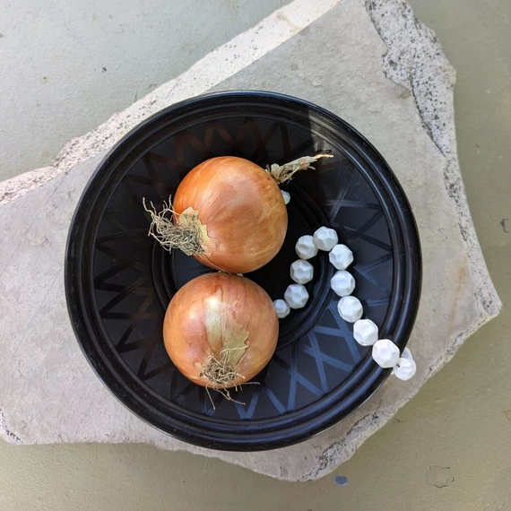 Karcagi fekete kerámia tányér