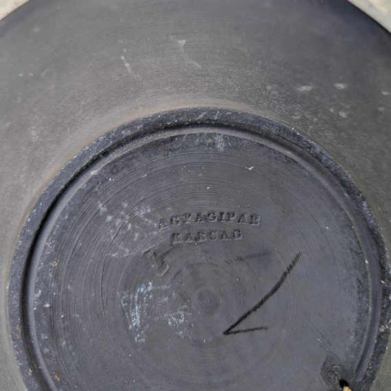 Karcagi fekete kerámia tányér