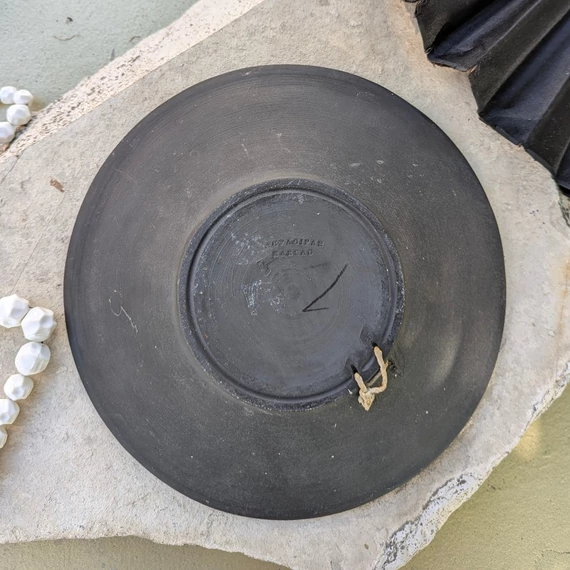 Karcagi fekete kerámia tányér