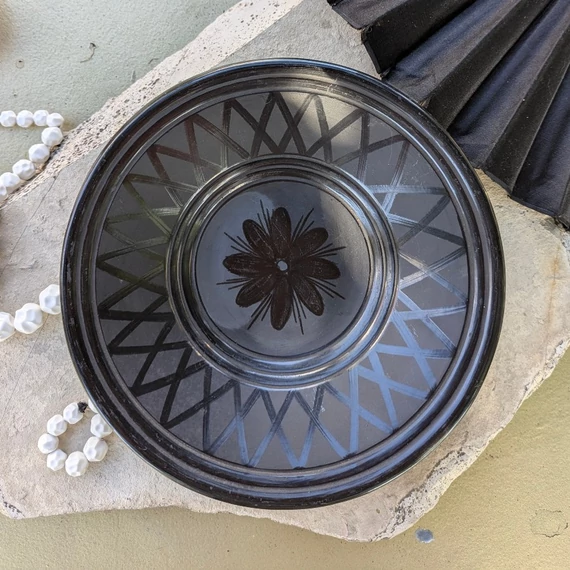 Karcagi fekete kerámia tányér