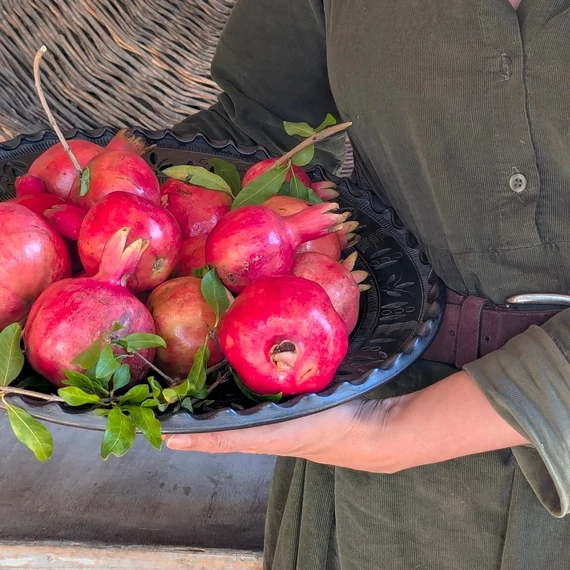 Mohácsi fekete kerámia tál áttört mintával