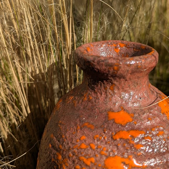 Impozáns retró váza narancs-barna mázzal