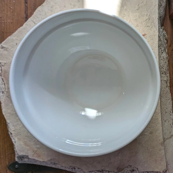 Fehér porcelán tál