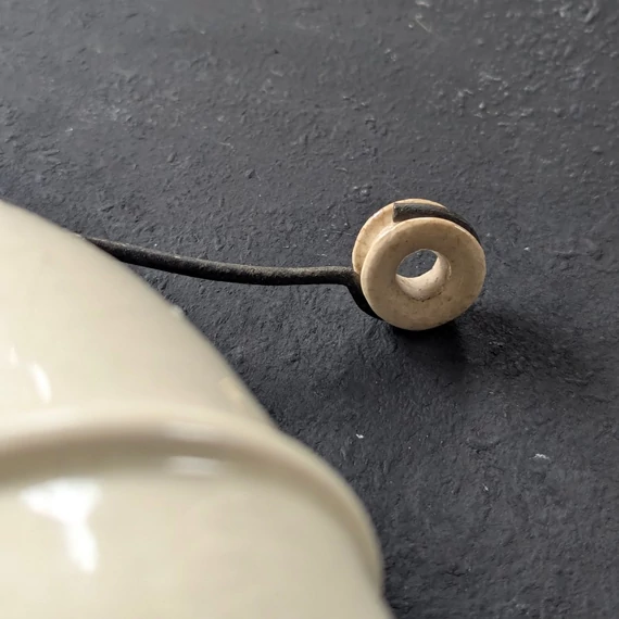 Vintage fehér porcelán ellensúly csigás lámpákhoz