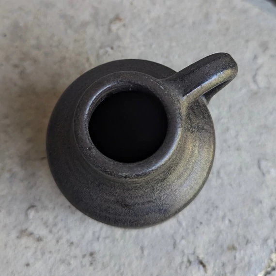 Sötétbarna vintage kőkerámia kancsó