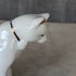 Fehér porcelán cica