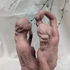 Kisplasztika két női alakkal és szőlőfürttel