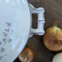 Békebeli leveses tál kék ibolya mintával